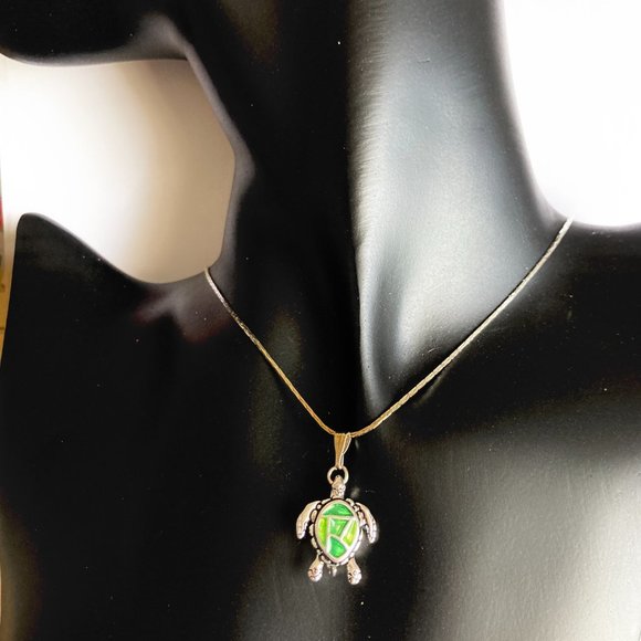 Silver Sea Life Turtle Necklace 18" Green Enamel Nautical Island USA - Picture 3 of 9
